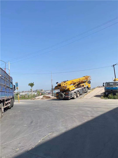 上高县25吨吊车的租赁价格大概是多少？