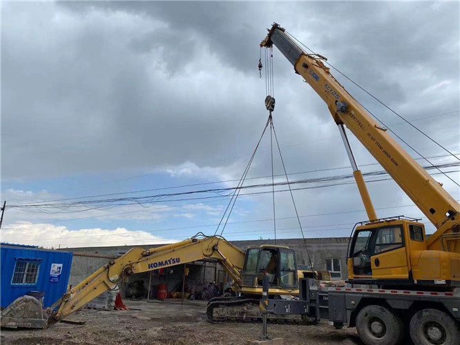 上高县25吨吊车的工作半径是多少？