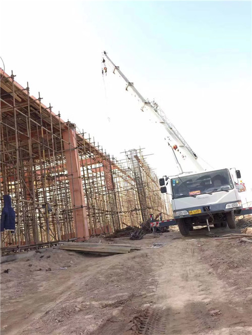 上高县吊车作业的安全注意事项有哪些？